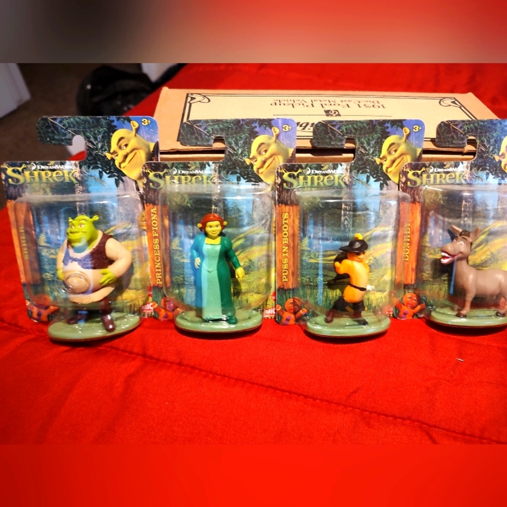Shrek figurines